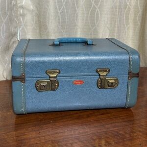 VTG Ruelite 1950’s Blue Suitcase with Working Brass Hardware Decor Piece